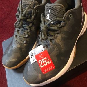 Jordan B Fly BG Camo (sz 6Y) NWT